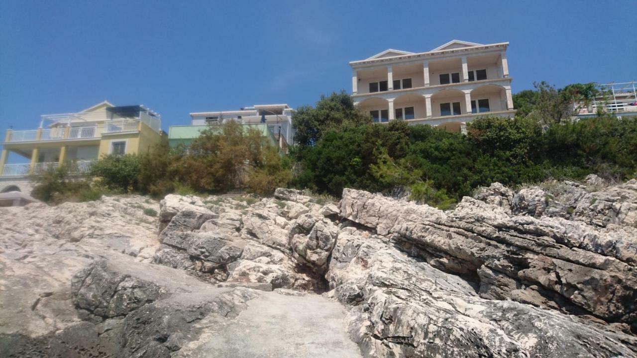 Frane Apartment Zavalatica Kültér fotó